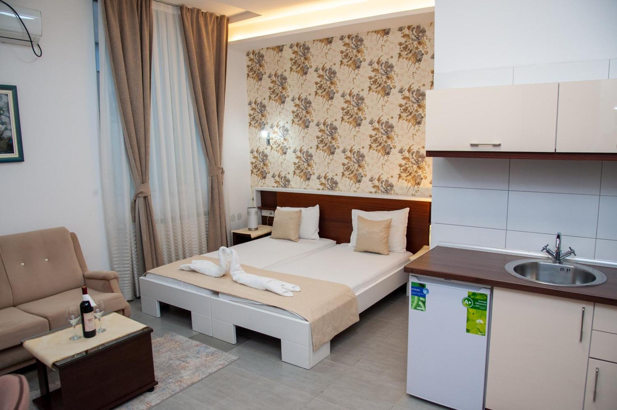 Hotel North City Titova Mitrovica Exterior foto