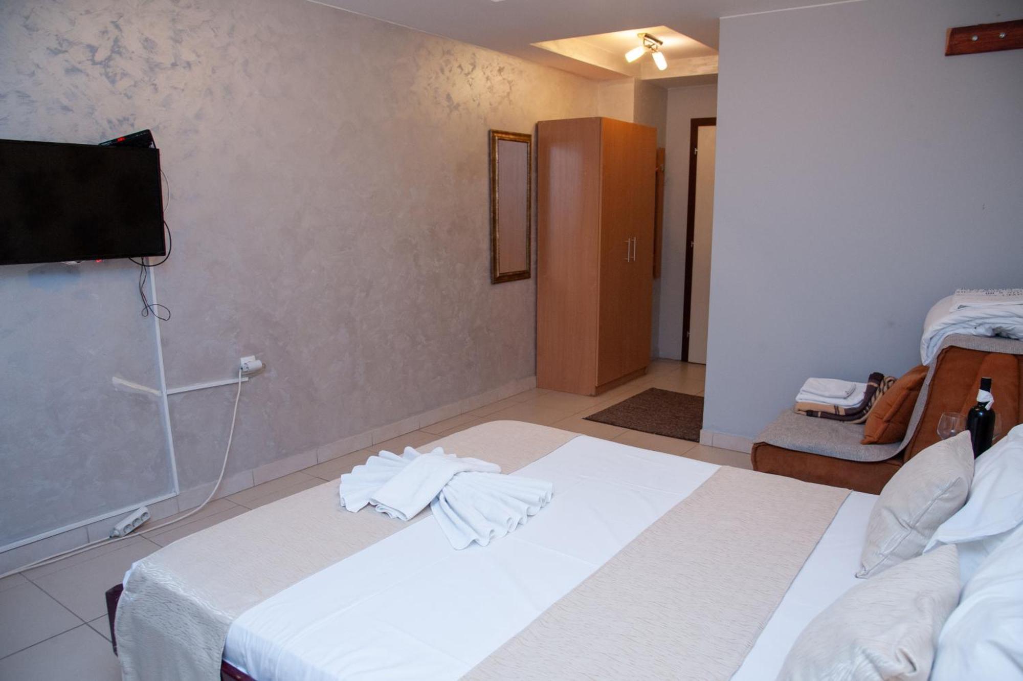 Hotel North City Titova Mitrovica Exterior foto